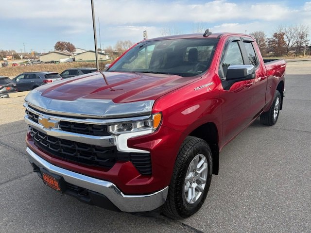 2024 Chevrolet Silverado 1500 LT's photo