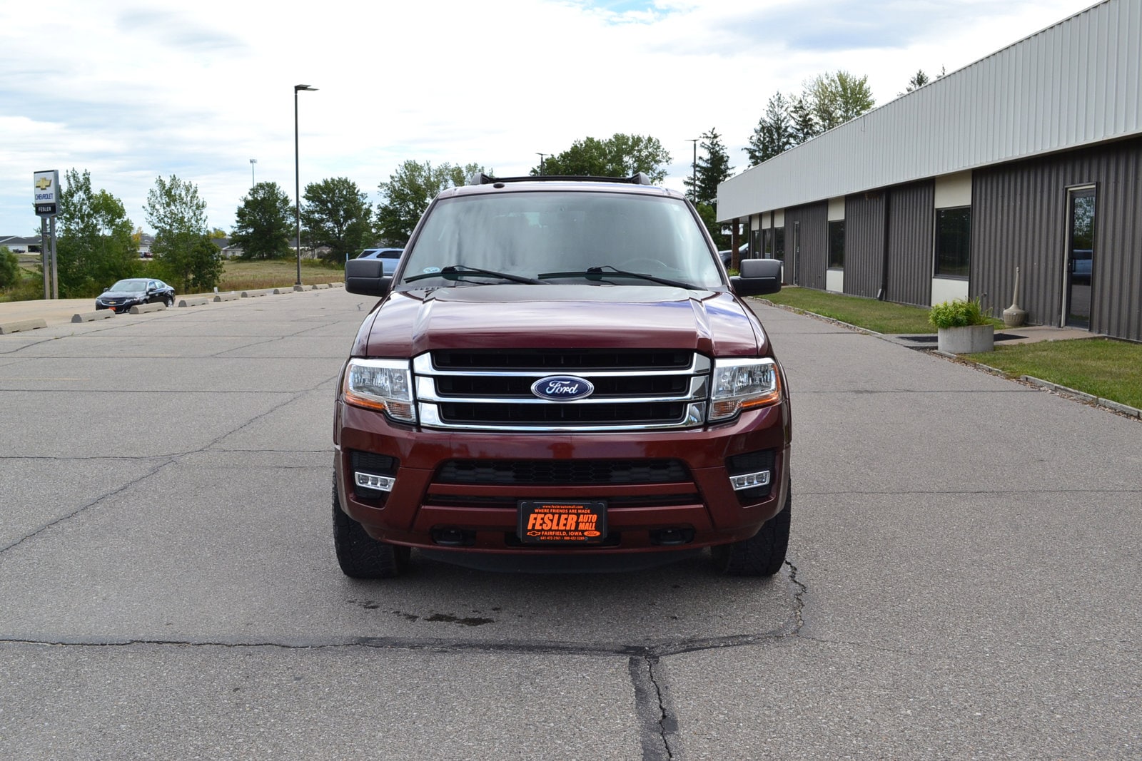 Used 2017 Ford Expedition XLT with VIN 1FMJU1JT6HEA39340 for sale in Fairfield, IA