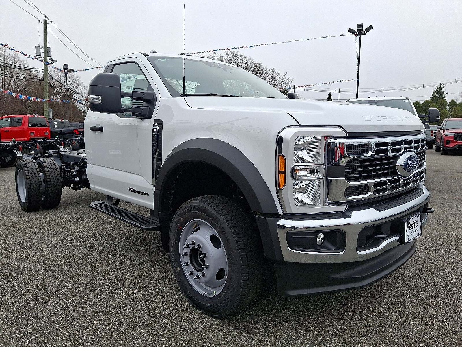 2025 Ford F-550 photo 3