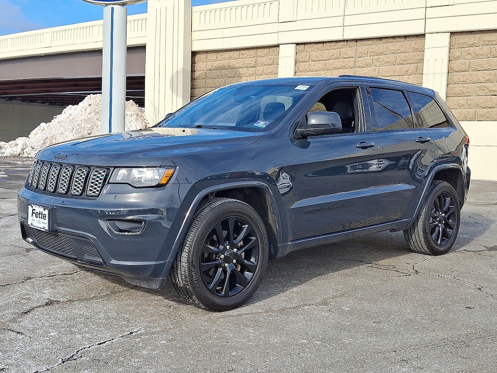 Used 2018 Jeep Grand Cherokee Altitude 4x4 Sport Utility