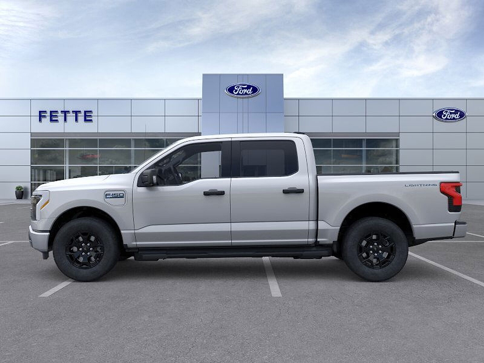 2025 Ford F-150 Lightning XLT photo 3