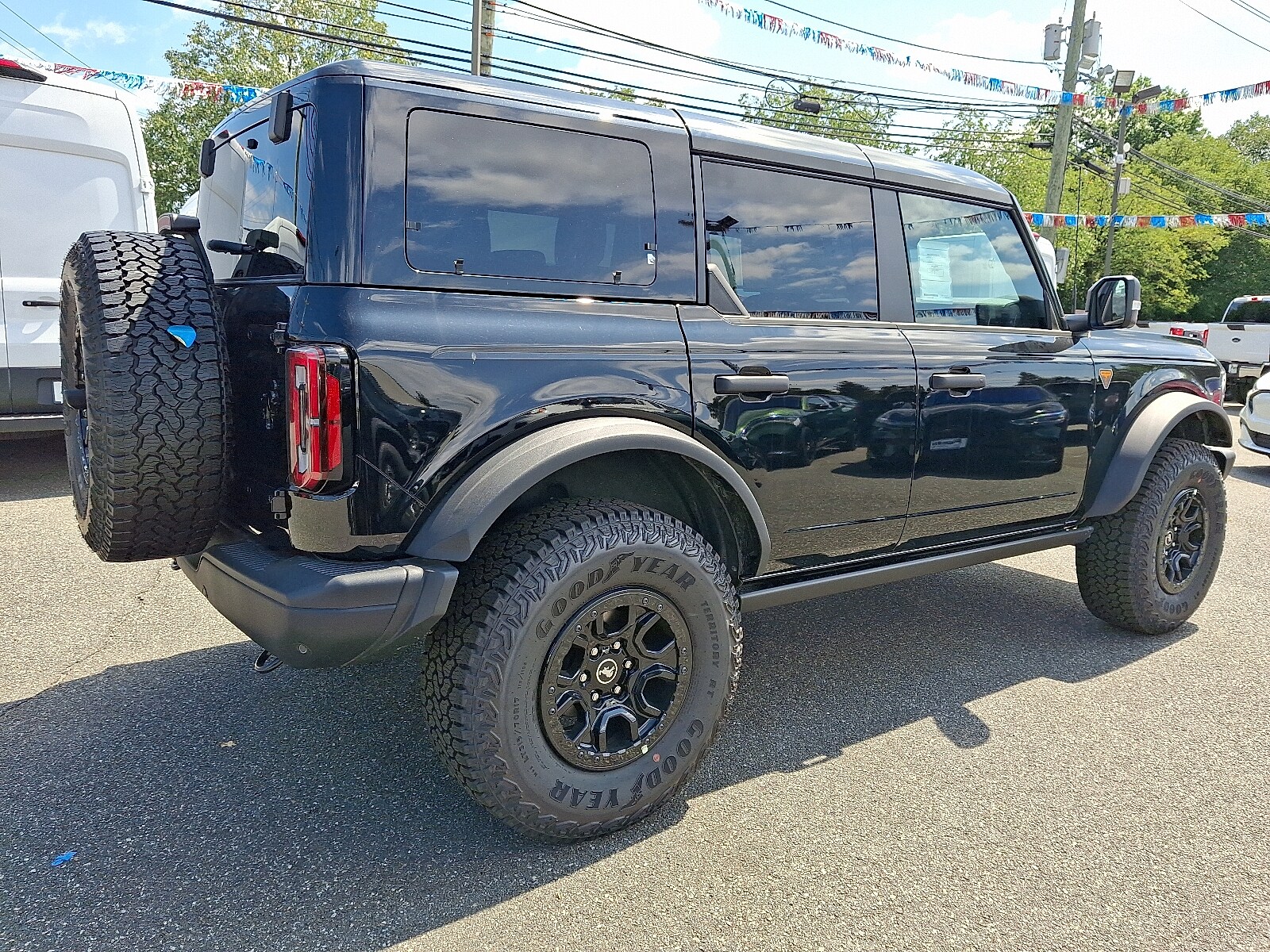 2025 Ford Bronco Badlands photo 3