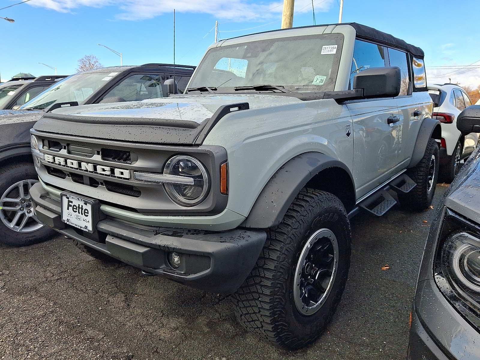 2023 Ford Bronco 4-Door Big Bend's photo