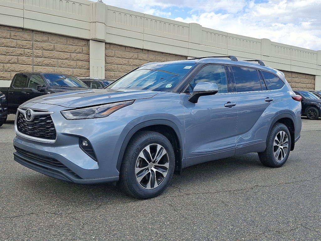 Used 2022 Toyota Highlander XLE Sport Utility