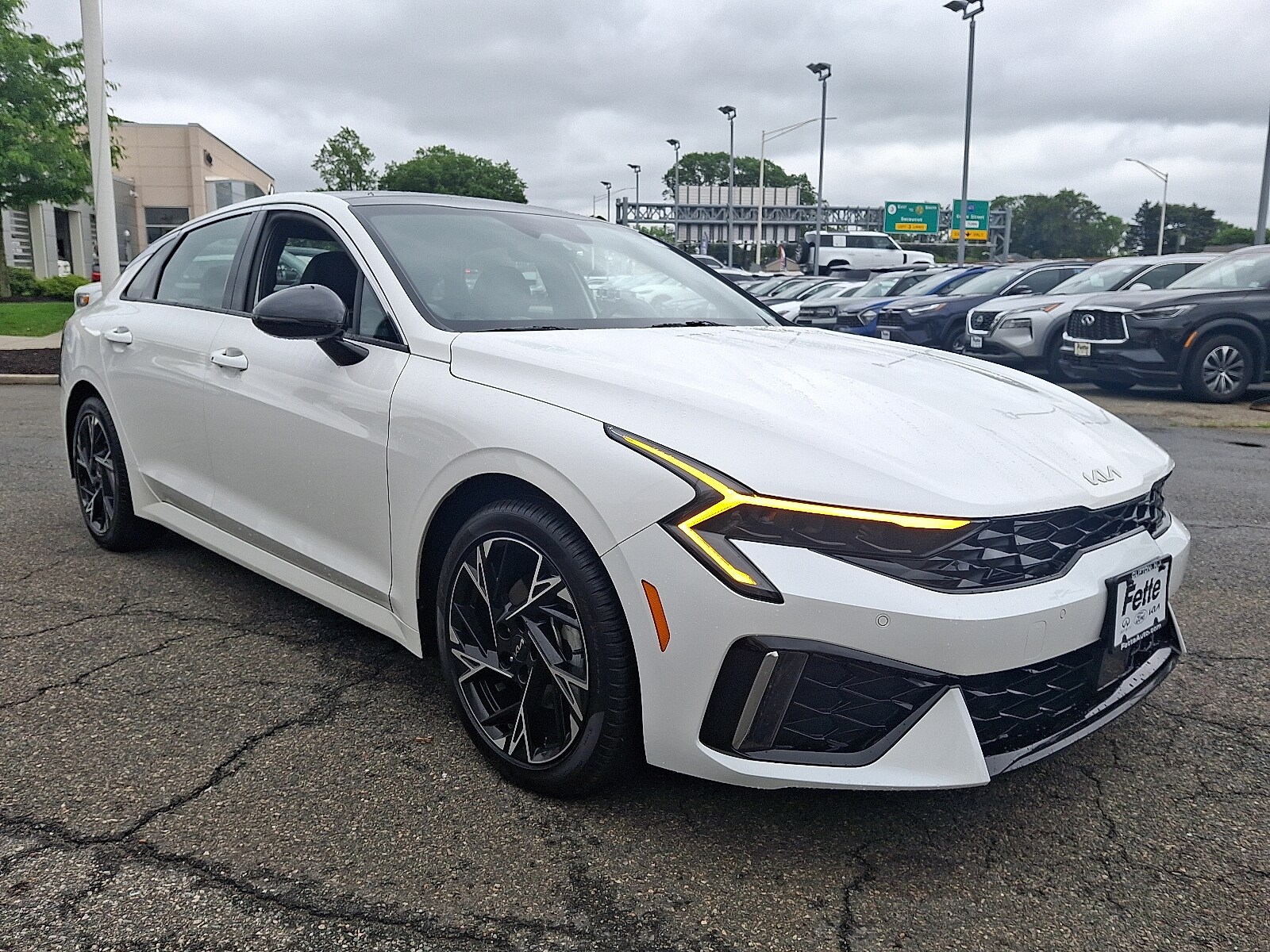 2025 Kia K5 GT-Line photo 3