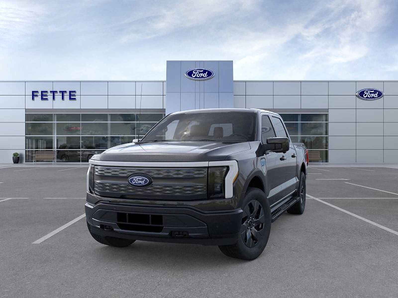 2025 Ford F-150 Lightning Lariat photo 2
