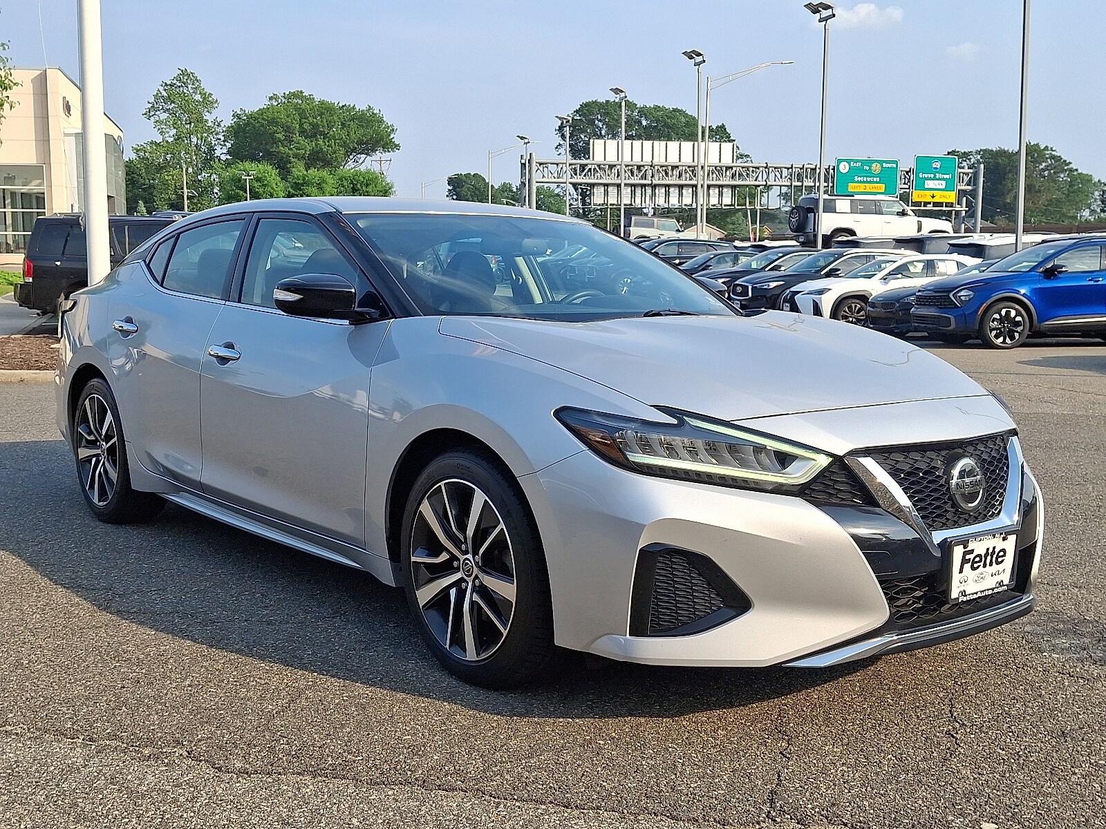2019 Nissan Maxima SV photo 3