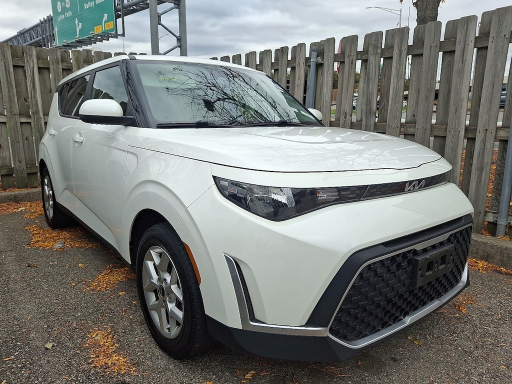 Used 2023 Kia Soul LX Hatchback