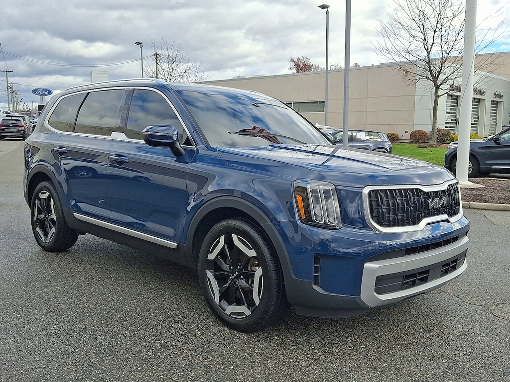 Used 2023 Kia Telluride EX Sport Utility