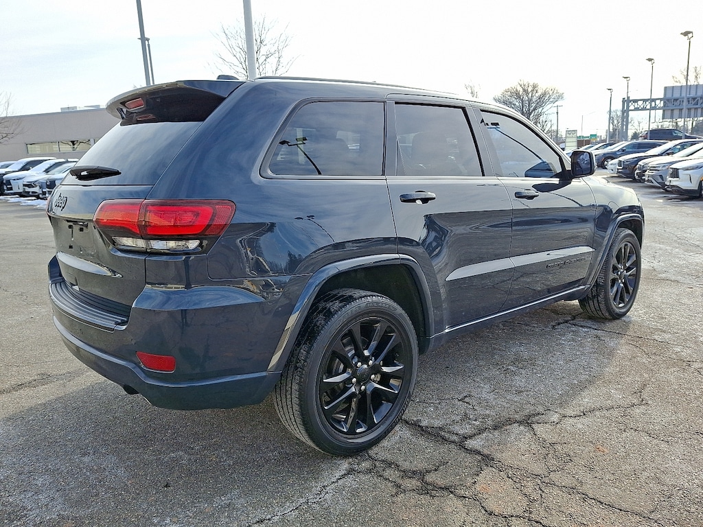 Used 2018 Jeep Grand Cherokee Altitude 4x4 Sport Utility