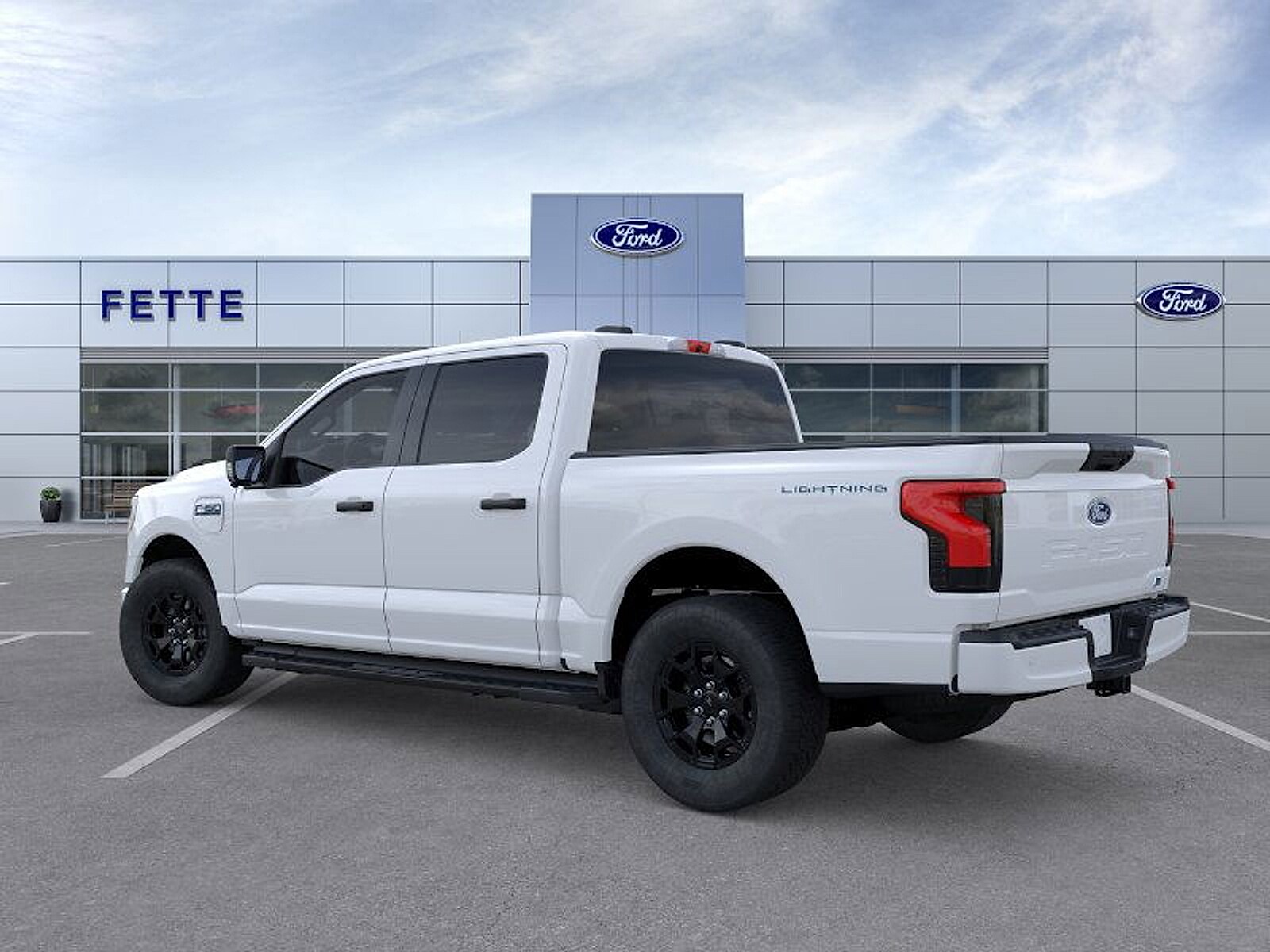 2025 Ford F-150 Lightning XLT photo 4