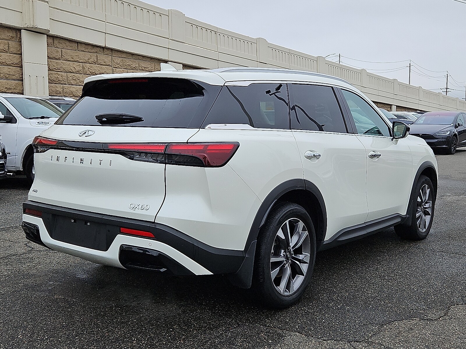 2023 Infiniti QX60 Luxe AWD photo 4