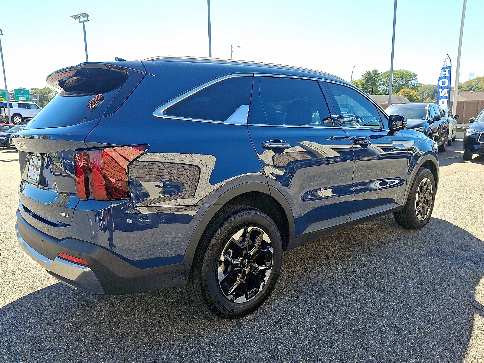 2025 Kia Sorento S photo 2