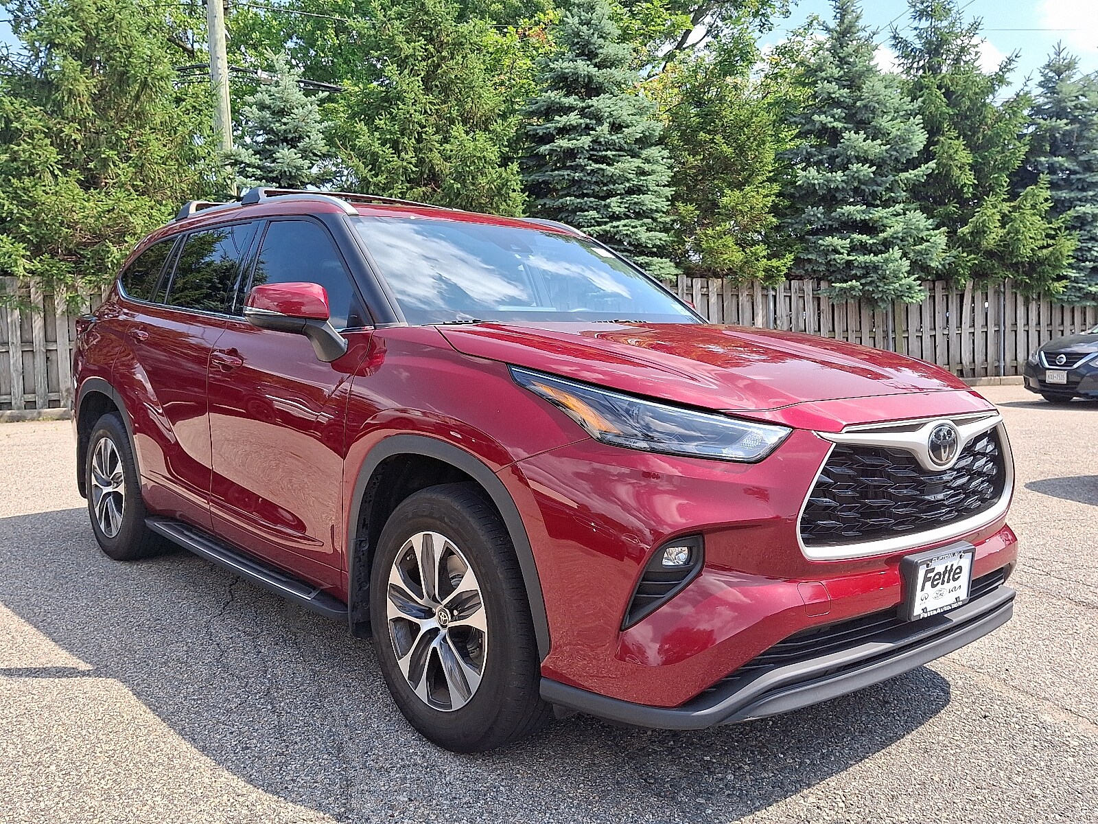 2022 Toyota Highlander XLE photo 3