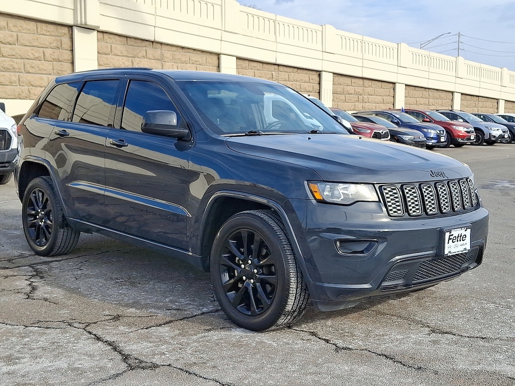 Used 2018 Jeep Grand Cherokee Altitude 4x4 Sport Utility