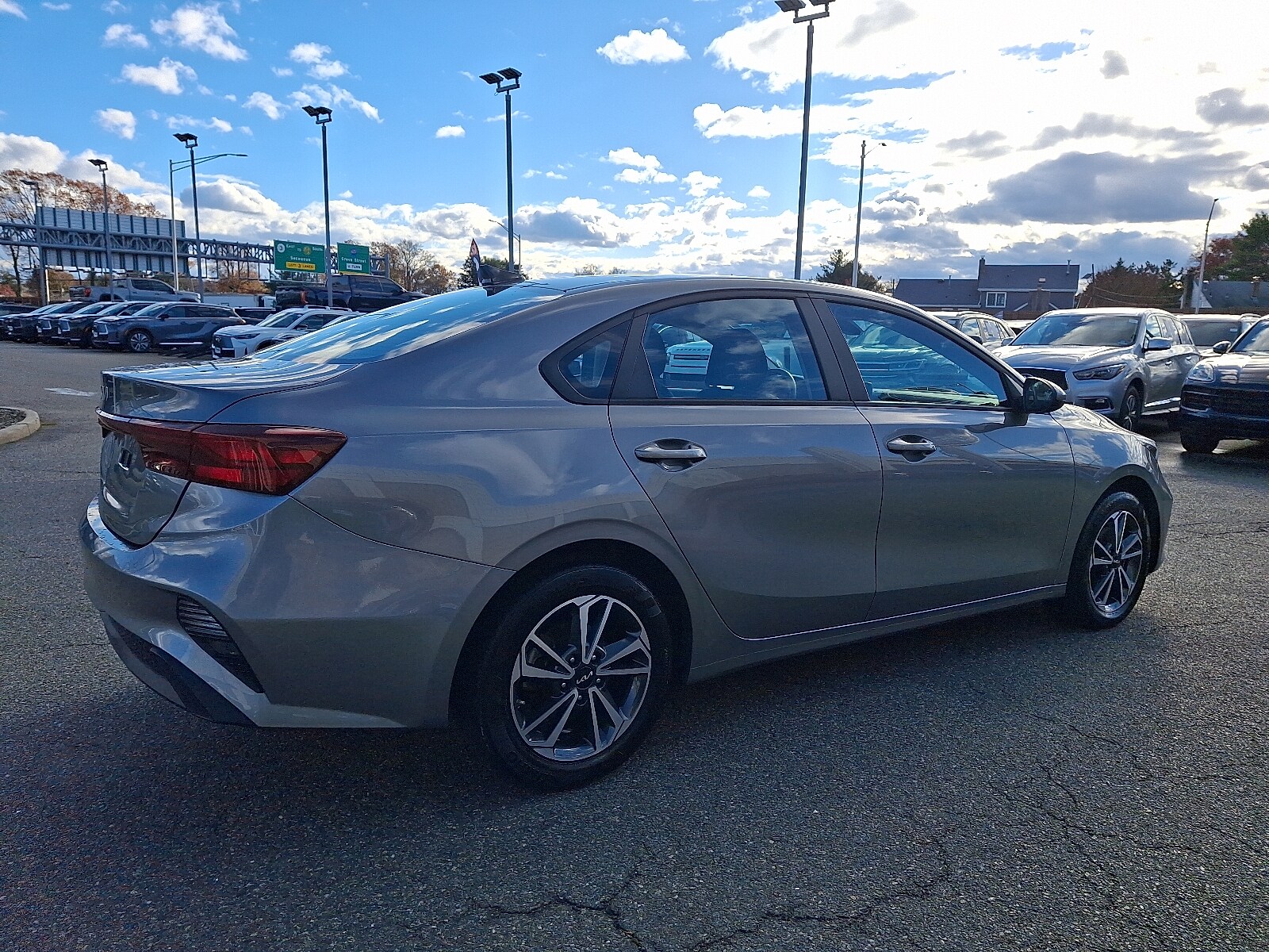 2023 Kia Forte LXS photo 4