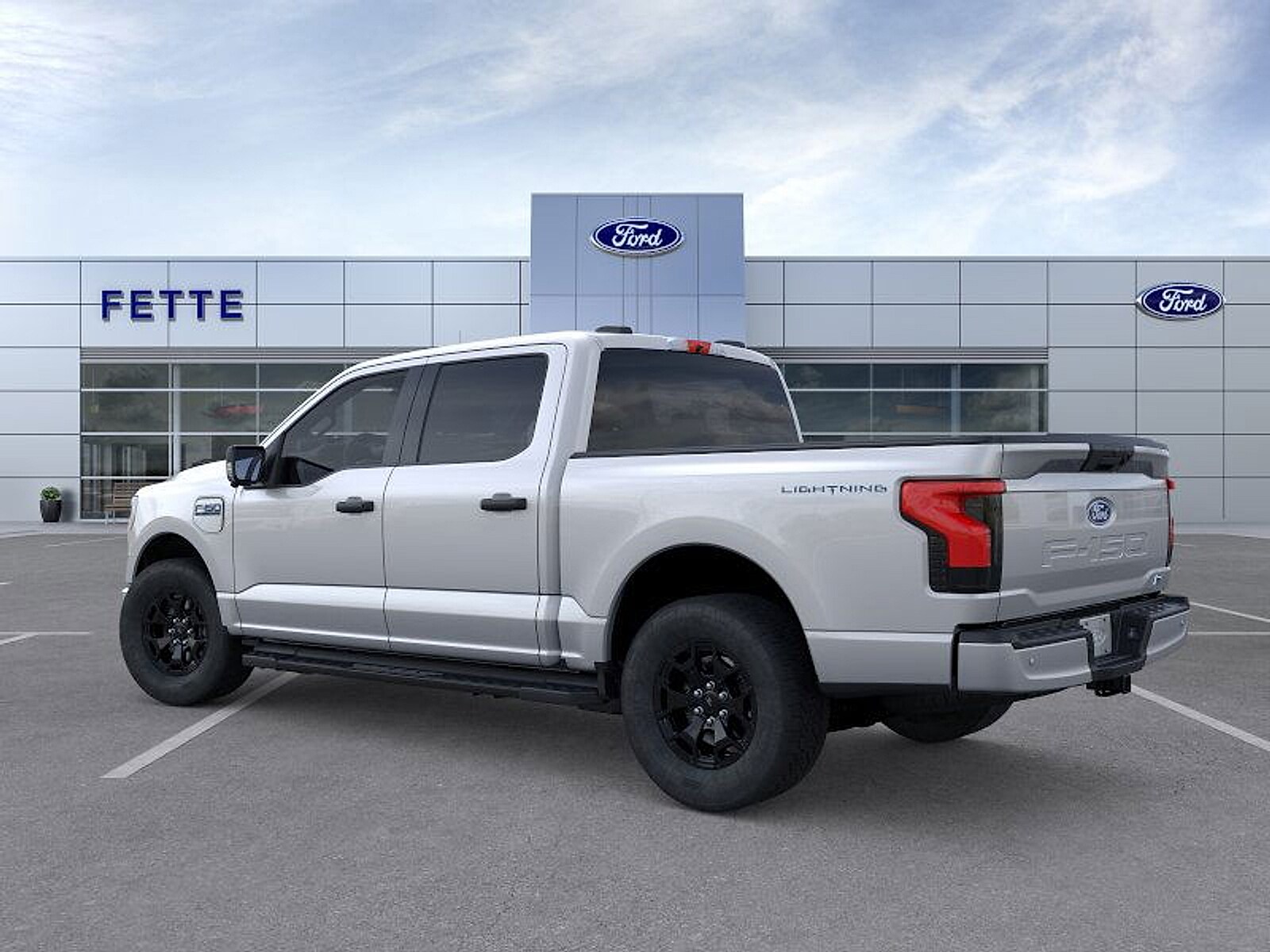 2025 Ford F-150 Lightning XLT photo 4