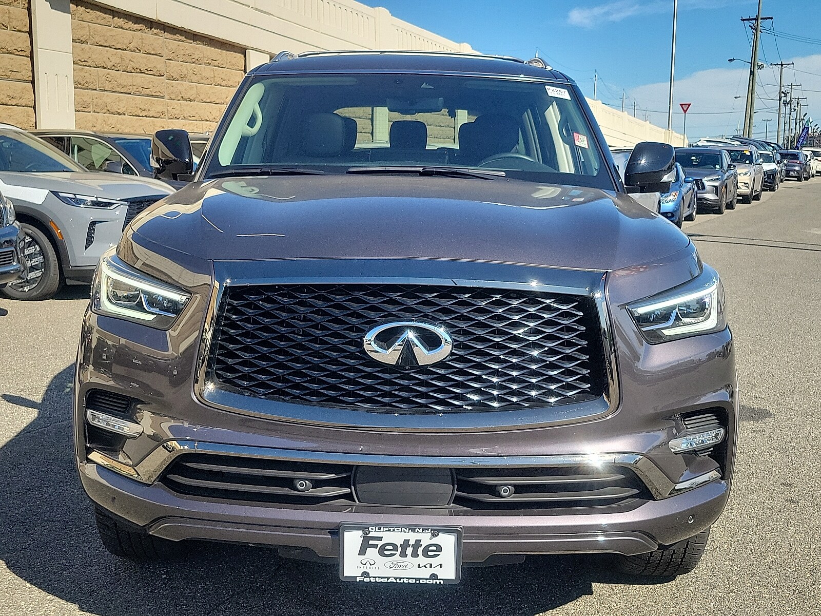2023 Infiniti QX80 Premium Select photo 2