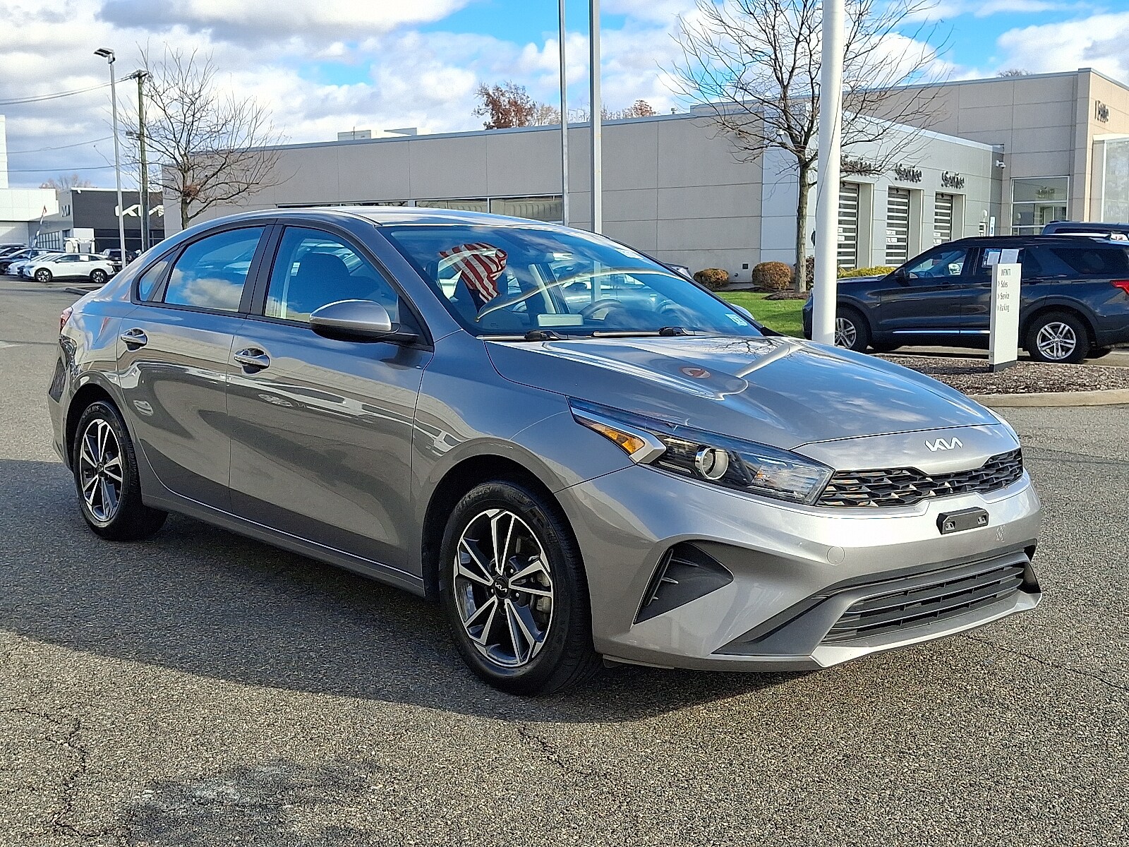 2023 Kia Forte LXS photo 3