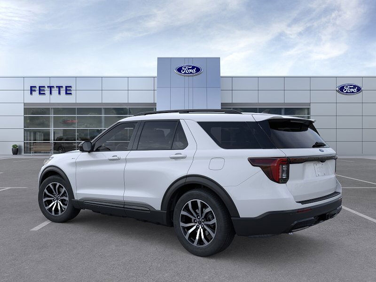 2026 Ford Explorer ST-Line photo 4
