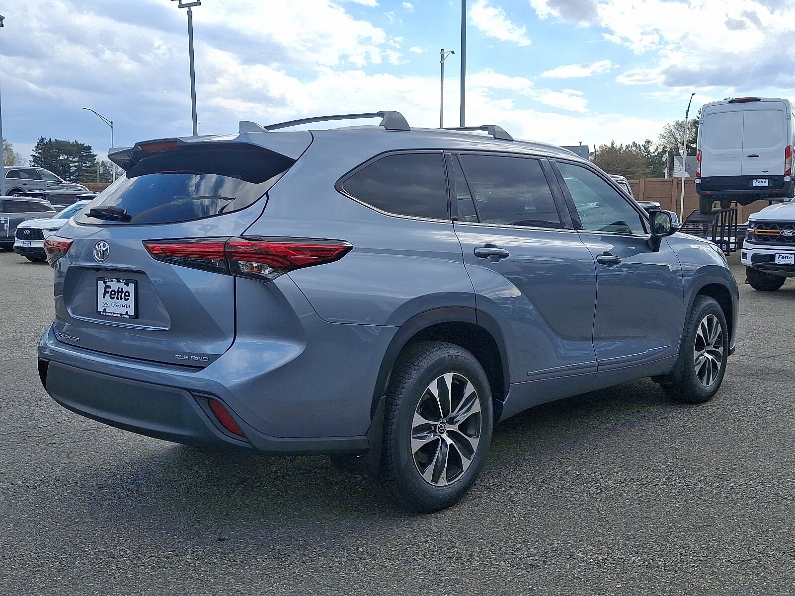 2022 Toyota Highlander XLE photo 4