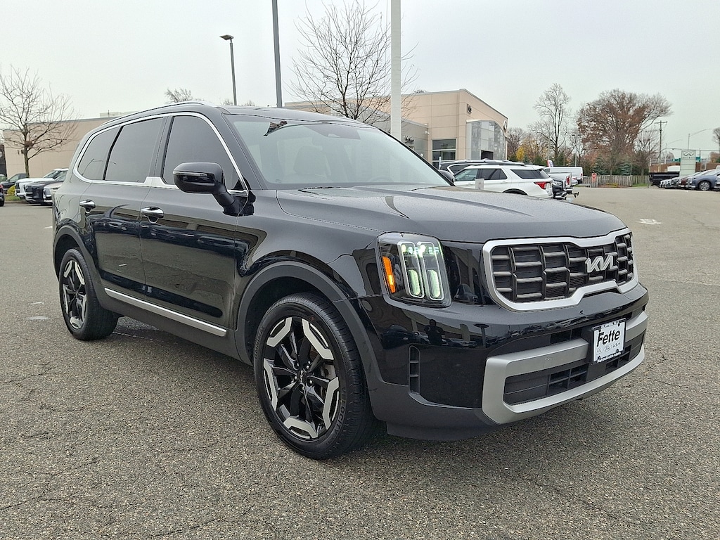 Used 2023 Kia Telluride S Sport Utility