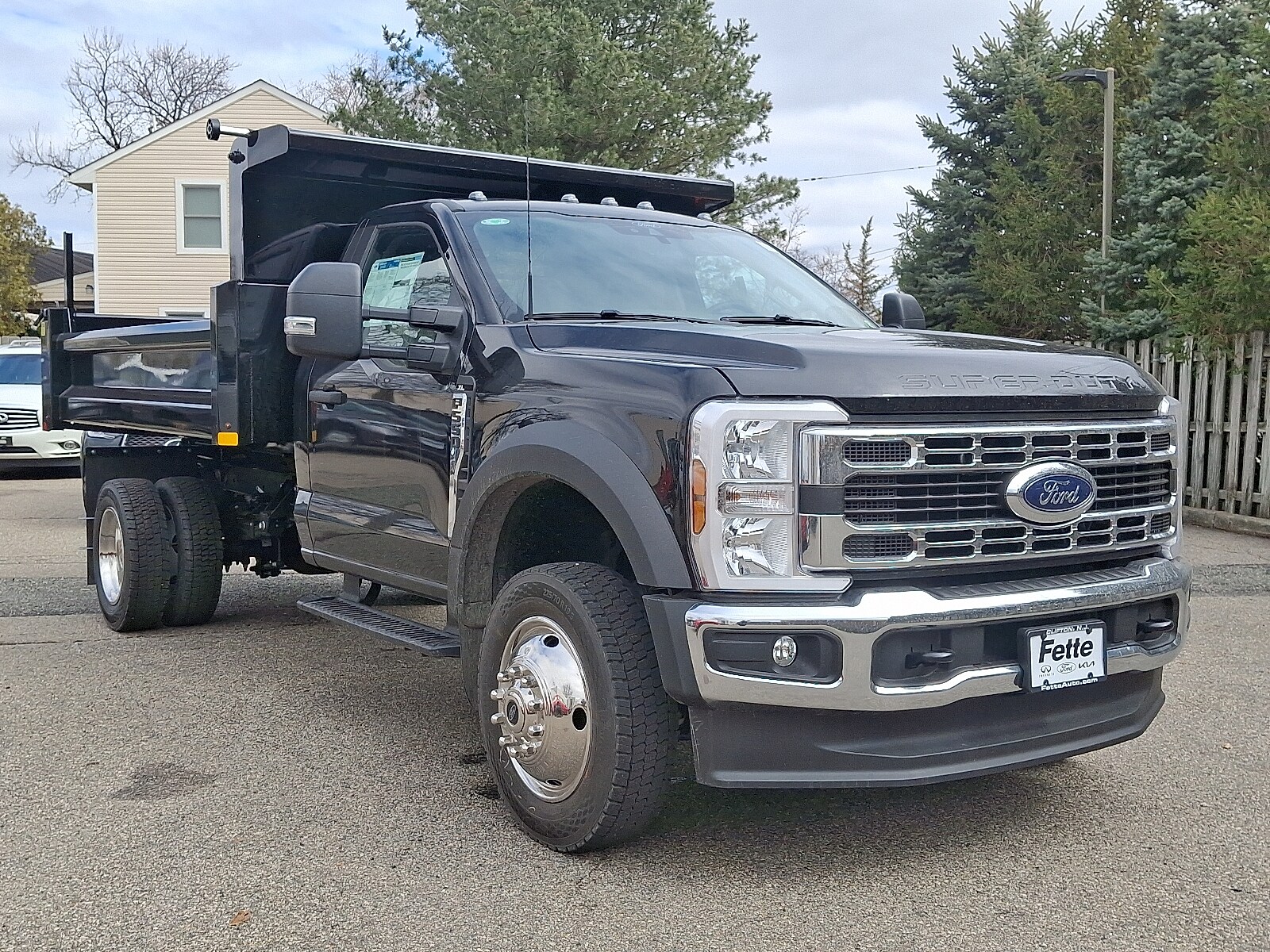 2024 Ford F-550 photo 3