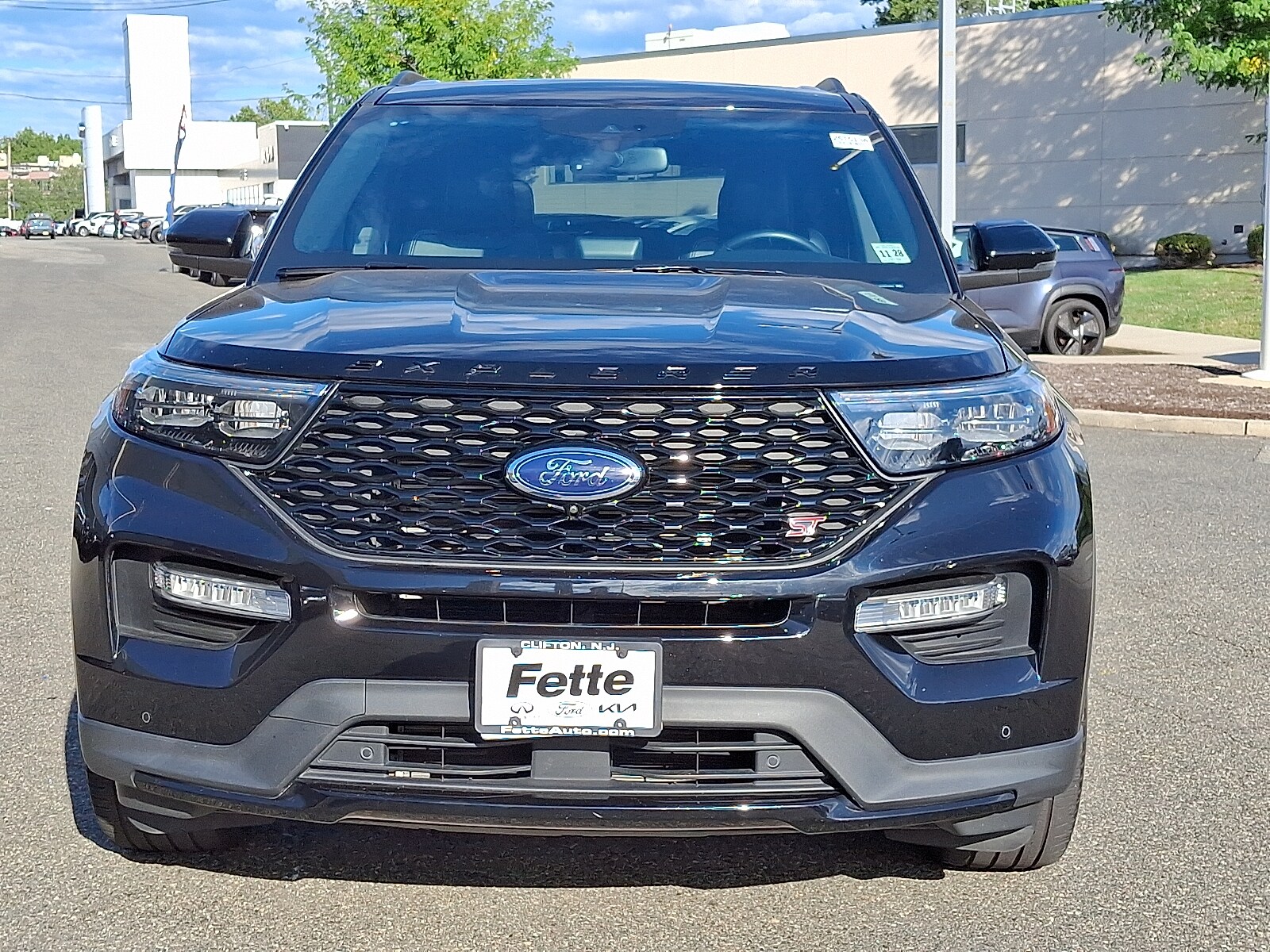 2023 Ford Explorer ST photo 2