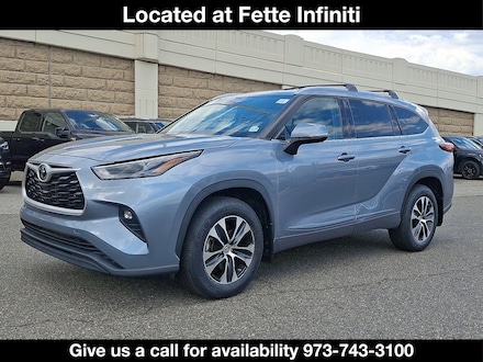 Used 2022 Toyota Highlander XLE Sport Utility for Sale in Clifton, NJ