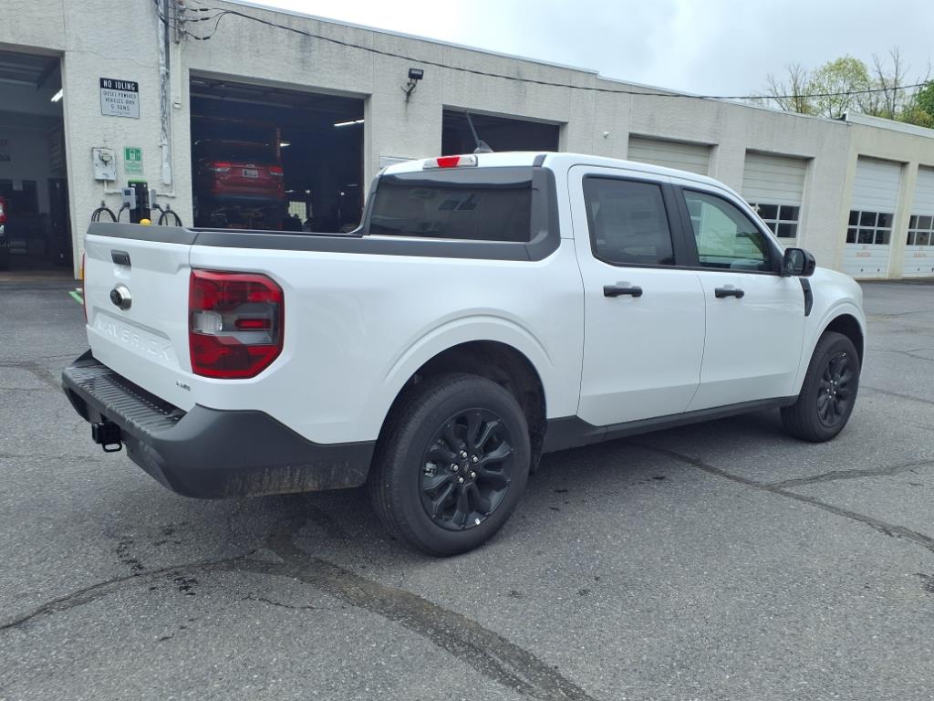 2024 Ford Maverick XLT photo 2