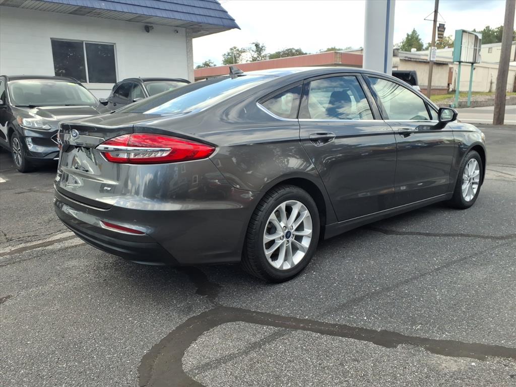 2019 Ford Fusion SE photo 3