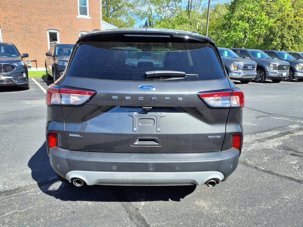 2020 Ford Escape SEL photo 3