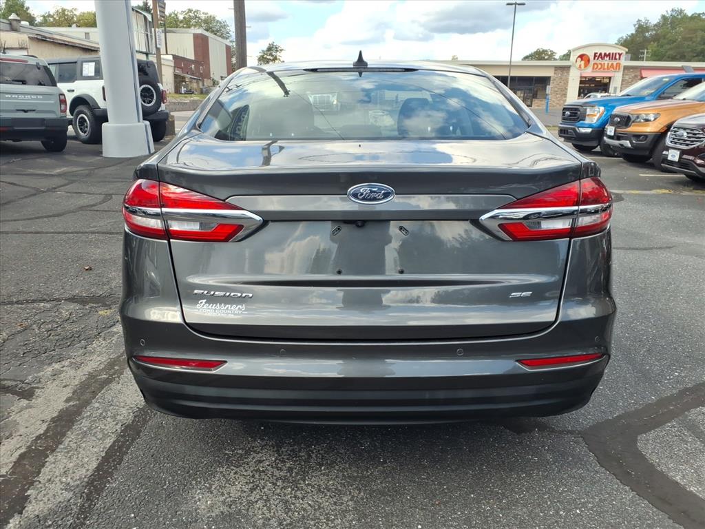2019 Ford Fusion SE photo 4