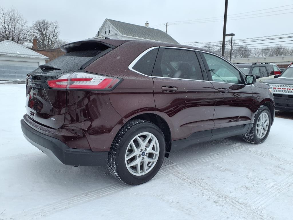 2022 Ford Edge SEL photo 3
