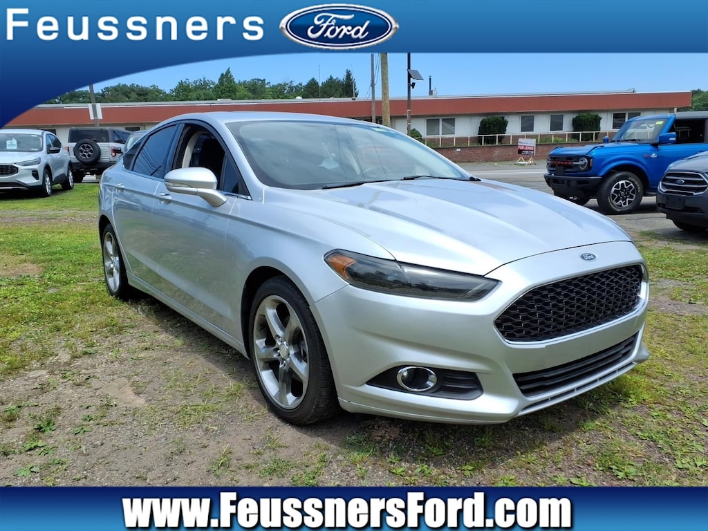 Used 2016 Ford Fusion SE Sedan