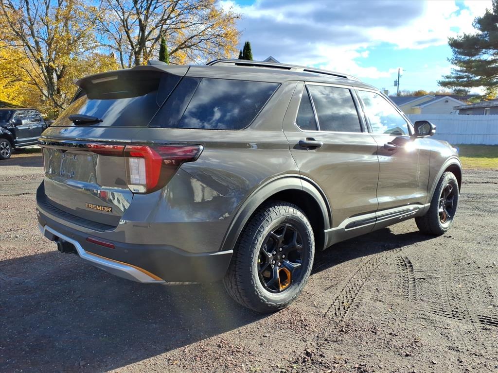 2026 Ford Explorer photo 2