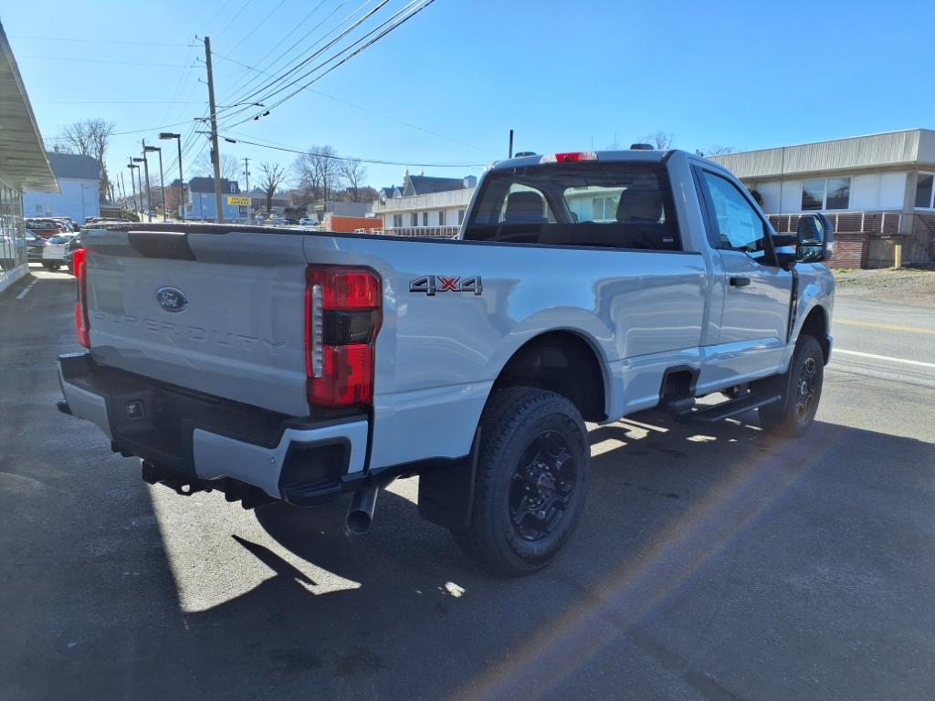2025 Ford F-350 XL photo 3