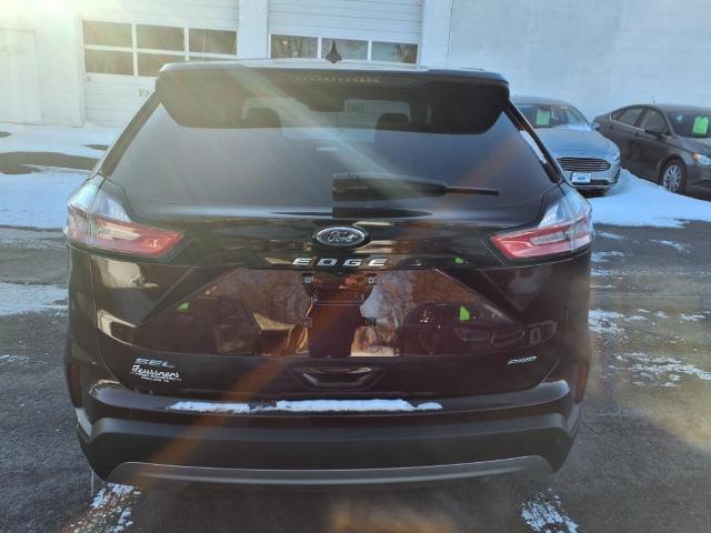 2021 Ford Edge SEL photo 4