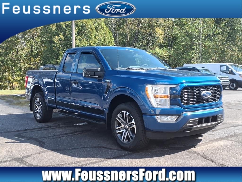 2022 Ford F-150 XL's photo