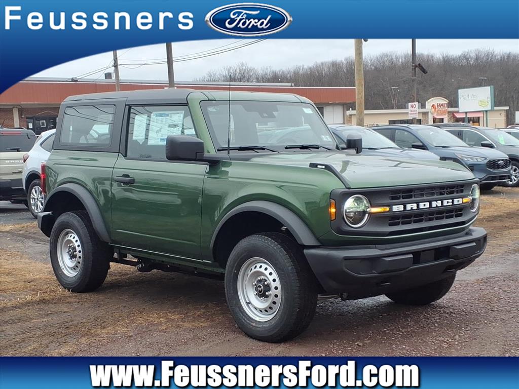 2025 Ford Bronco 2-Door Base's photo