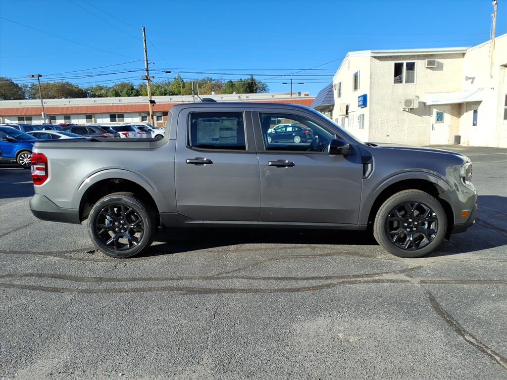 2025 Ford Maverick XLT photo 2
