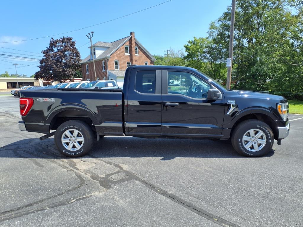 2021 Ford F-150 XLT photo 2