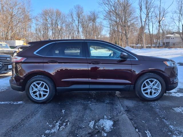 2021 Ford Edge SEL photo 2