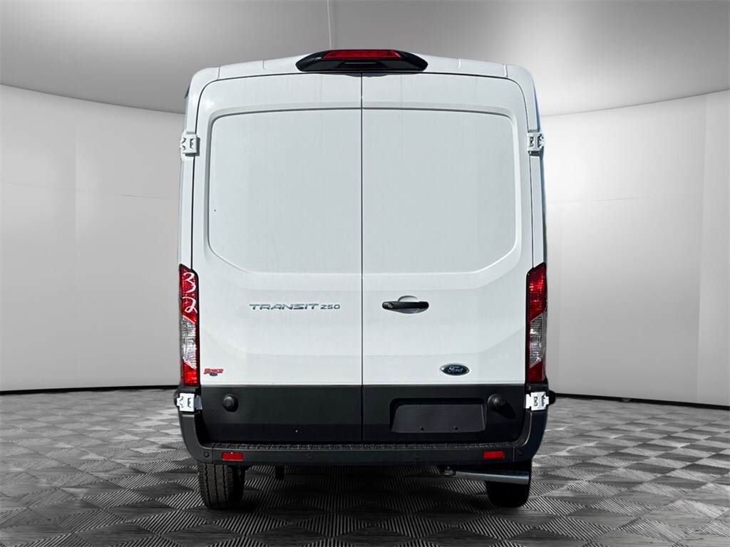 2025 Ford Transit photo 4