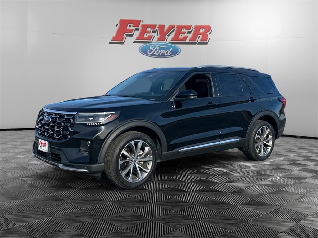 2025 Ford Explorer Platinum's photo