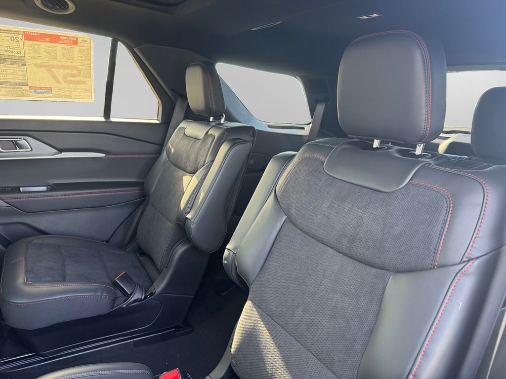 2026 Ford Explorer ST - Photo 15