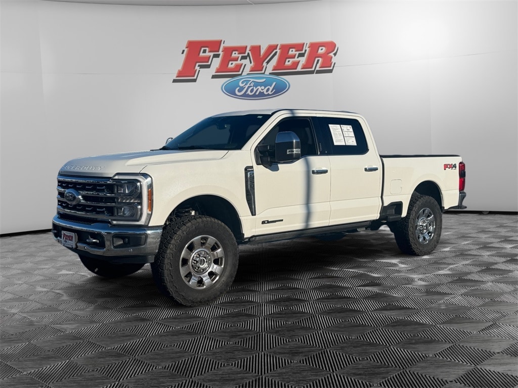 2023 Ford F-350 Super Duty Lariat's photo