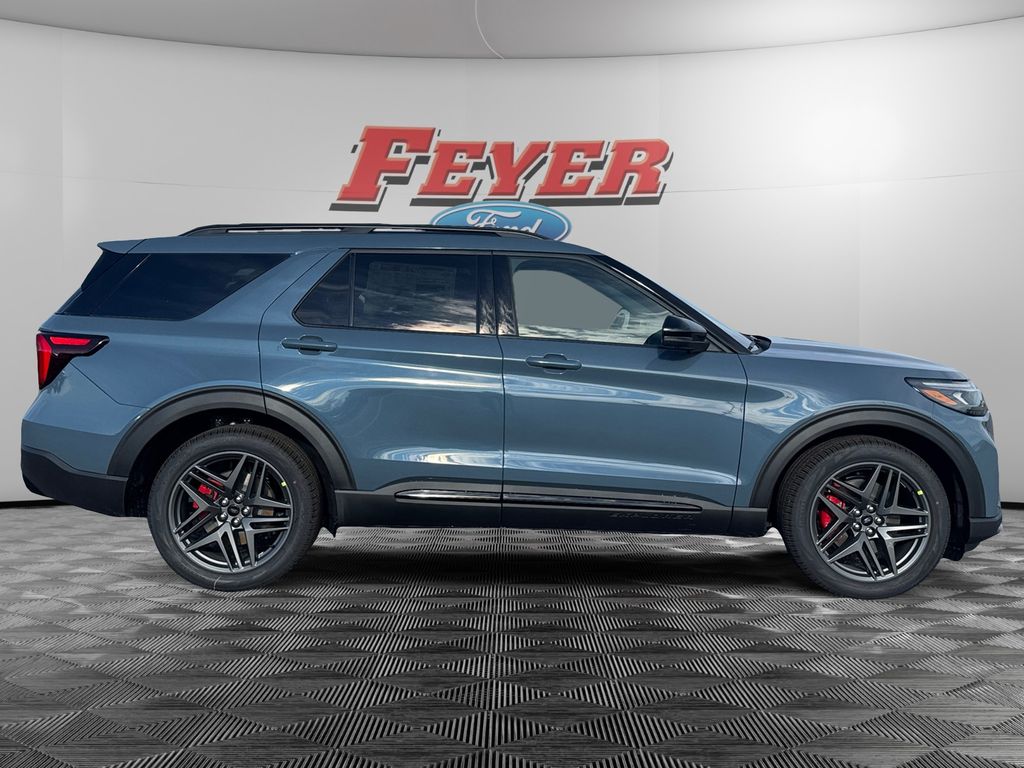 2026 Ford Explorer ST - Photo 8