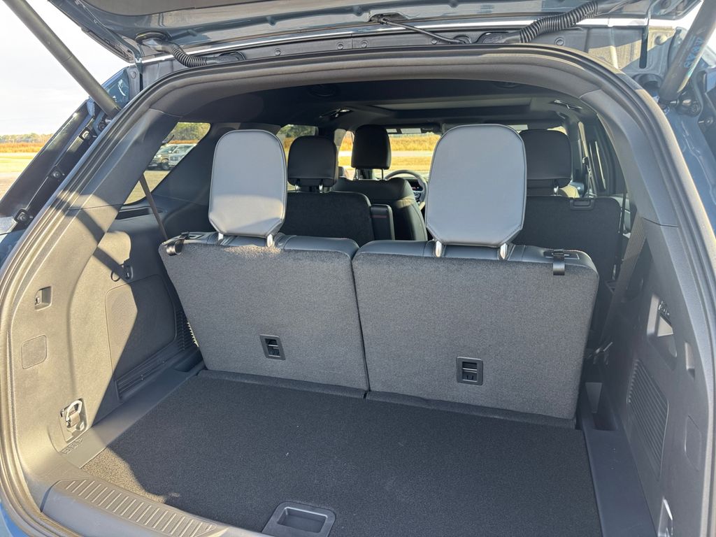 2026 Ford Explorer ST - Photo 16