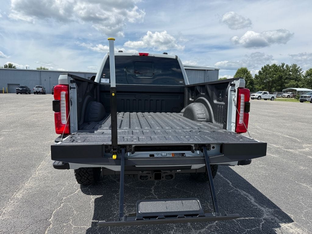 2026 Ford F-350 Super Duty Lariat - Photo 17